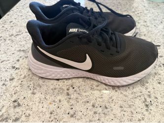 Nike shoe size 7w