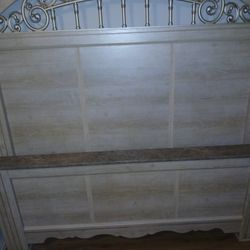 Queen size Bedroom Set