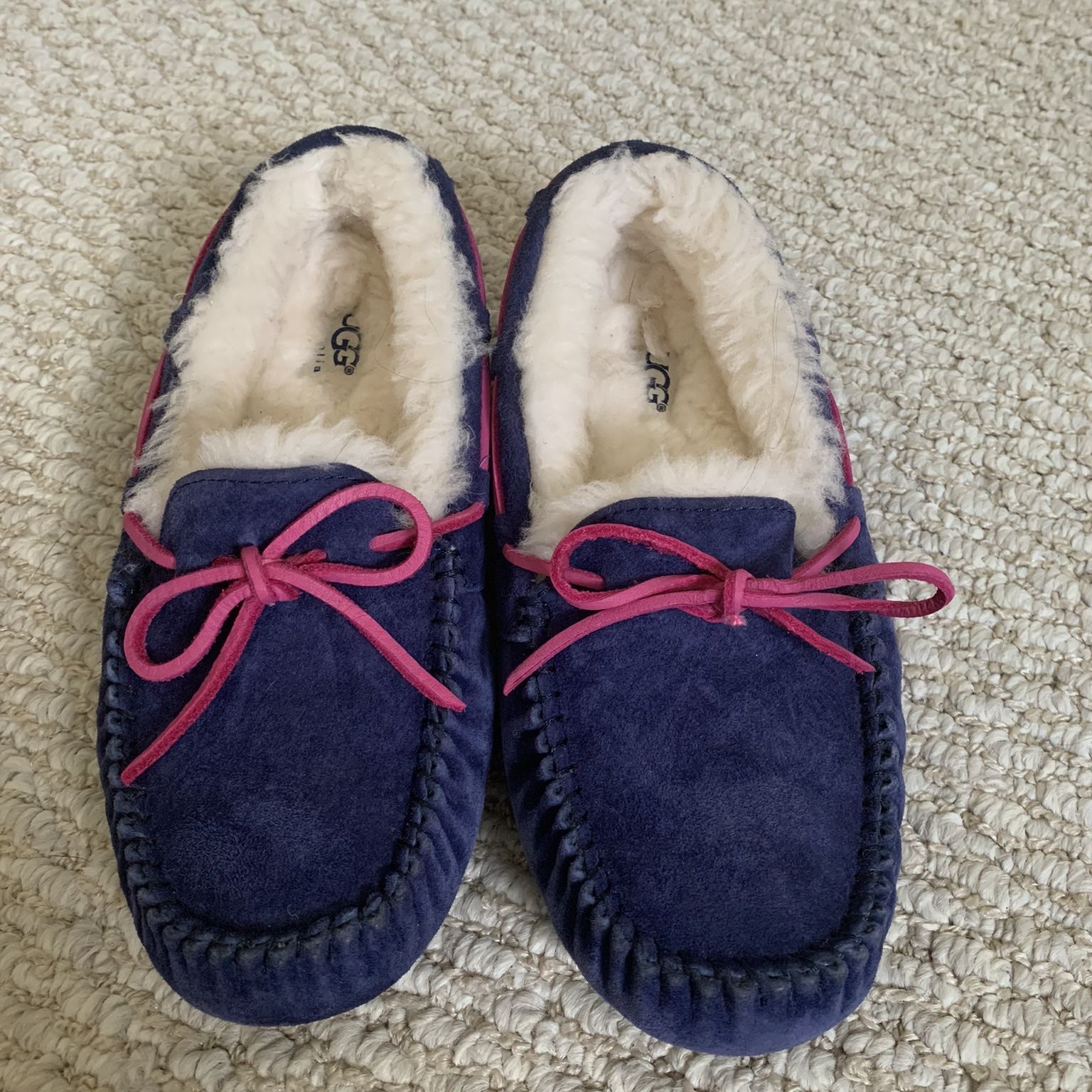 Uggs Womens Dakota Slippers Size 6