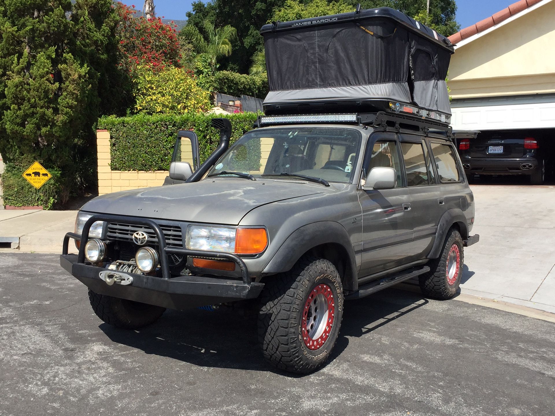 Fj80 fzj80 Toyota Land Cruiser front bumper off road.