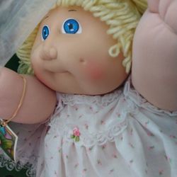 1984 Cabbage Patch Girl Doll