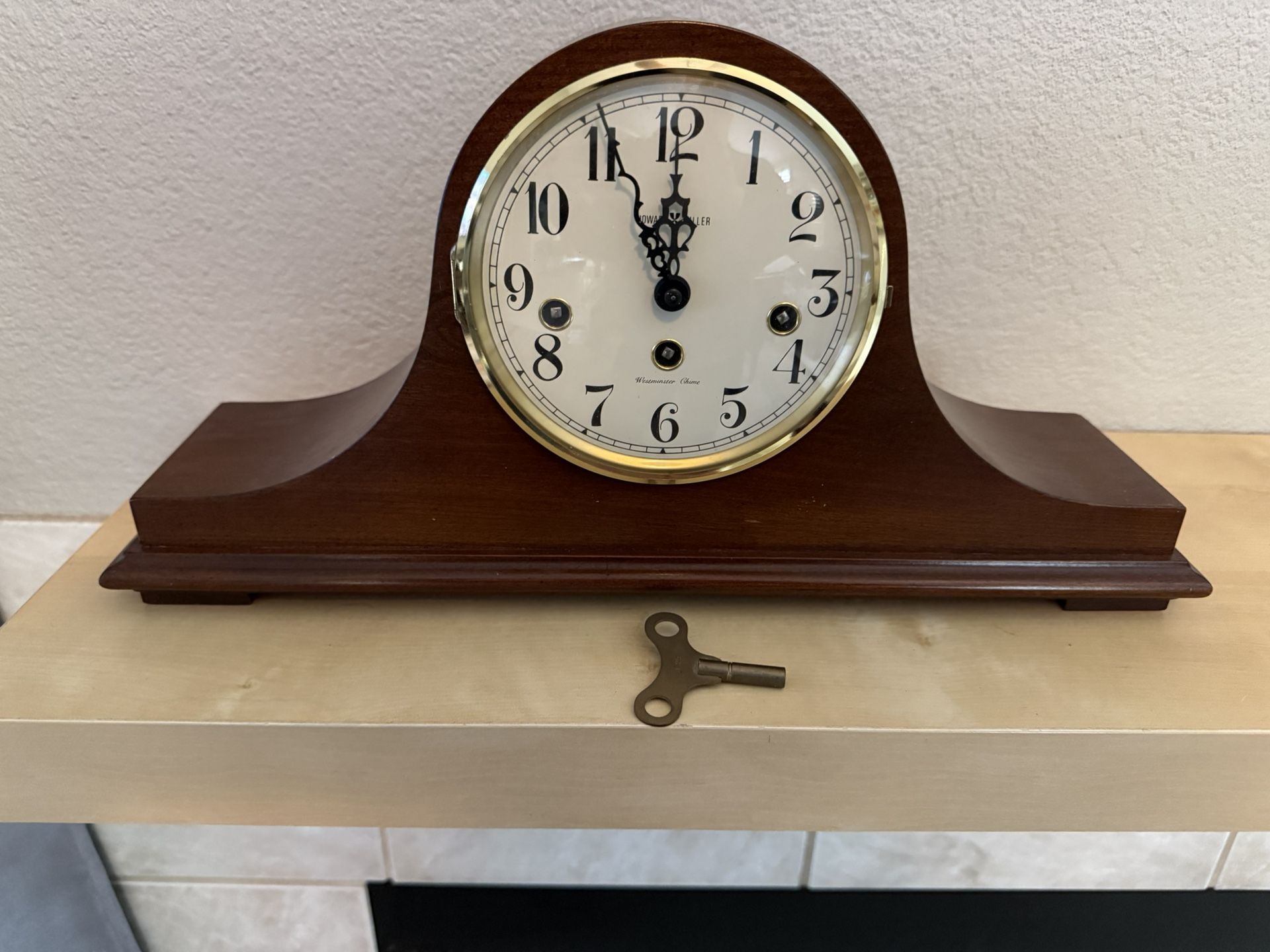 Howard Miller Mantle Clock Key Wind