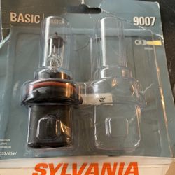 Sylvania Headlights   9007  H & Low Beam Asking For $5 Like  New 