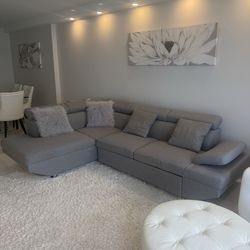 Modern Gray Sectional Sleeper Sofa – Large (L-Shape) – Excellent Condition