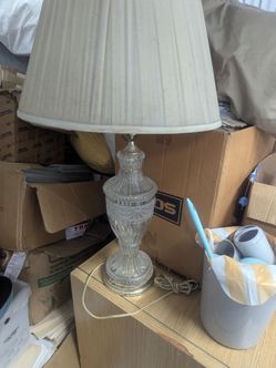 CRYSTAL GLASS LAMP ANTIQUE