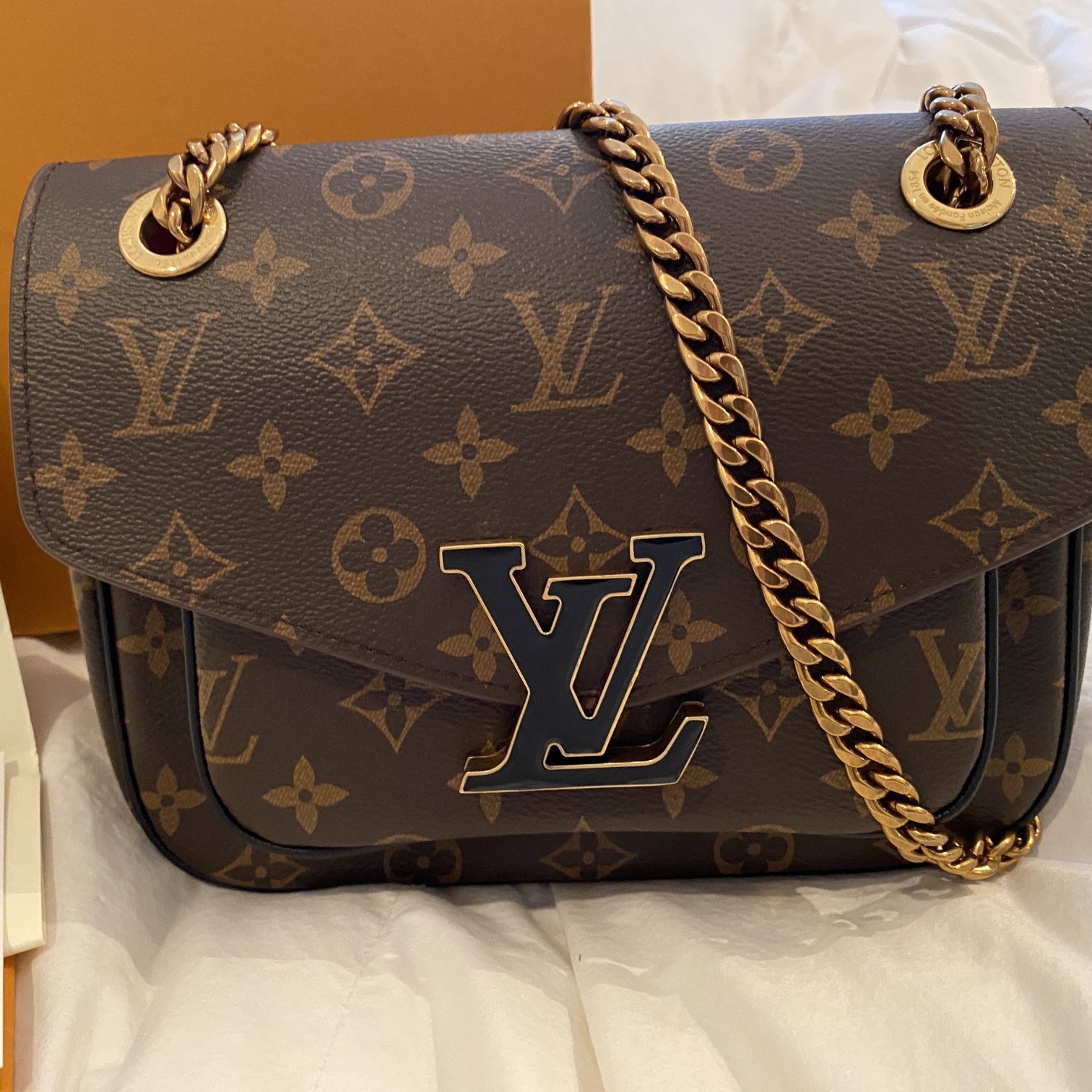 Louis Vuitton Passy Red Leather Handbag (Pre-Owned) – Bluefly