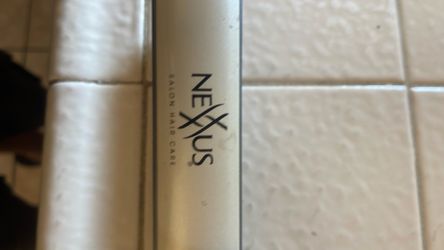 Nexus Salon Hair Straightener