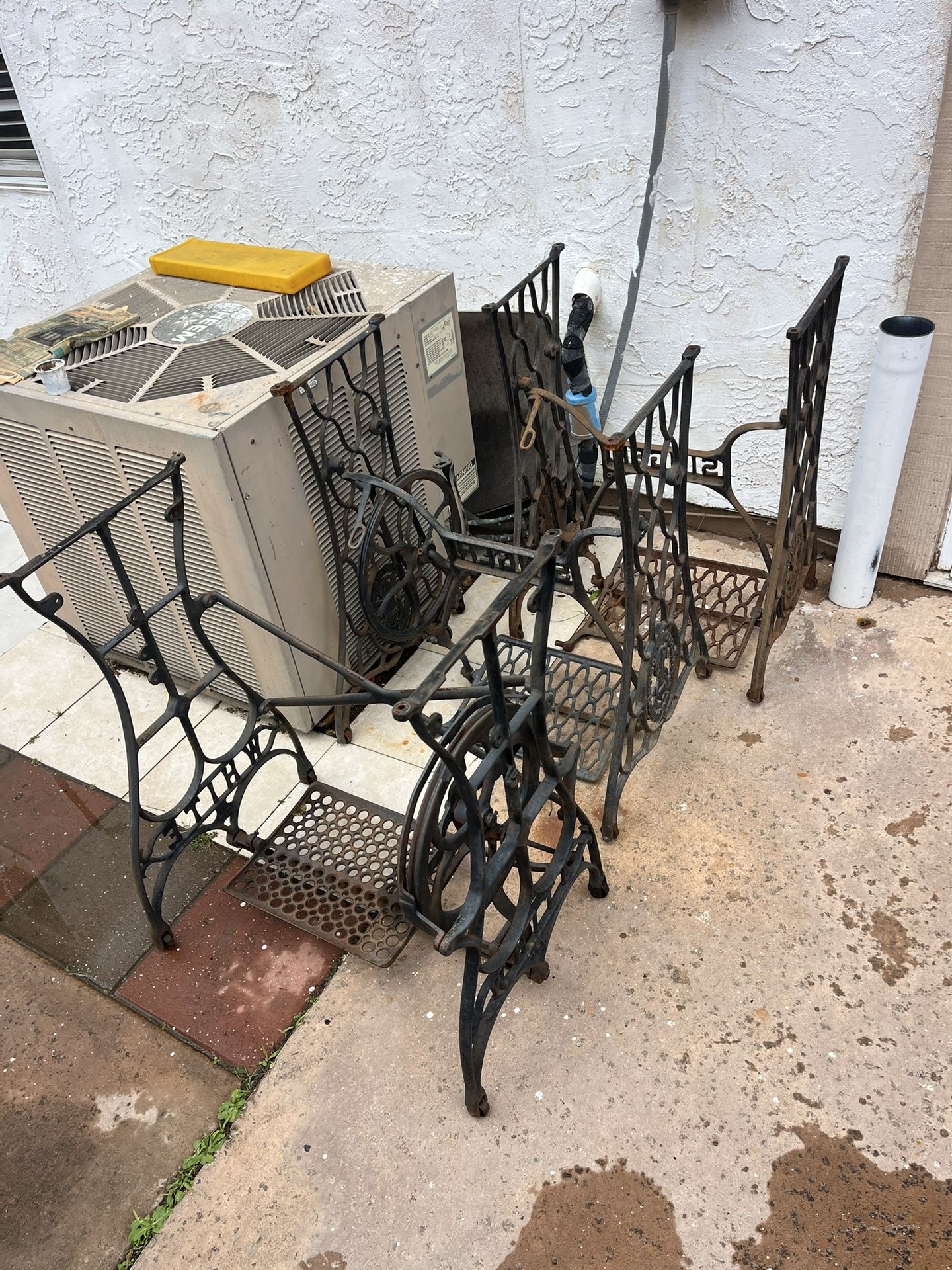 Cast iron sewing machine frame