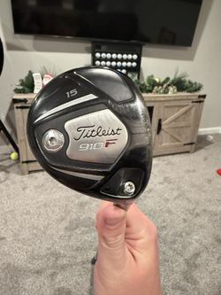Titleist 910F 15° 3 Wood RH W/ Head Cover 