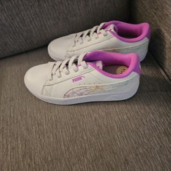 Girls Size 2 1/2 Puma Shoes 