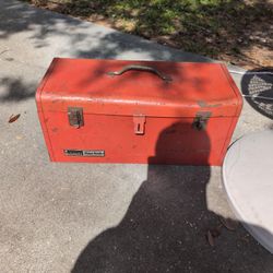 VINTAGE MONTGOMERY WARD POWR KRAFT TOOL BOX 20” X 8-3/4” X 9-3/8” WITH TRAY