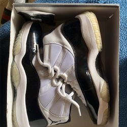 Air Jordan’s 11 Size 8