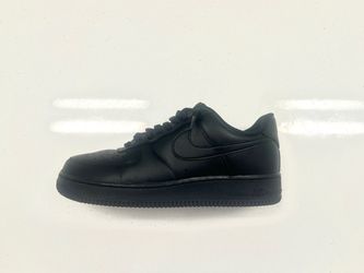 Nike Air Force 1 Low Triple Black Sneaker size 8