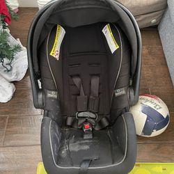BABY CARSEAT: GRACO