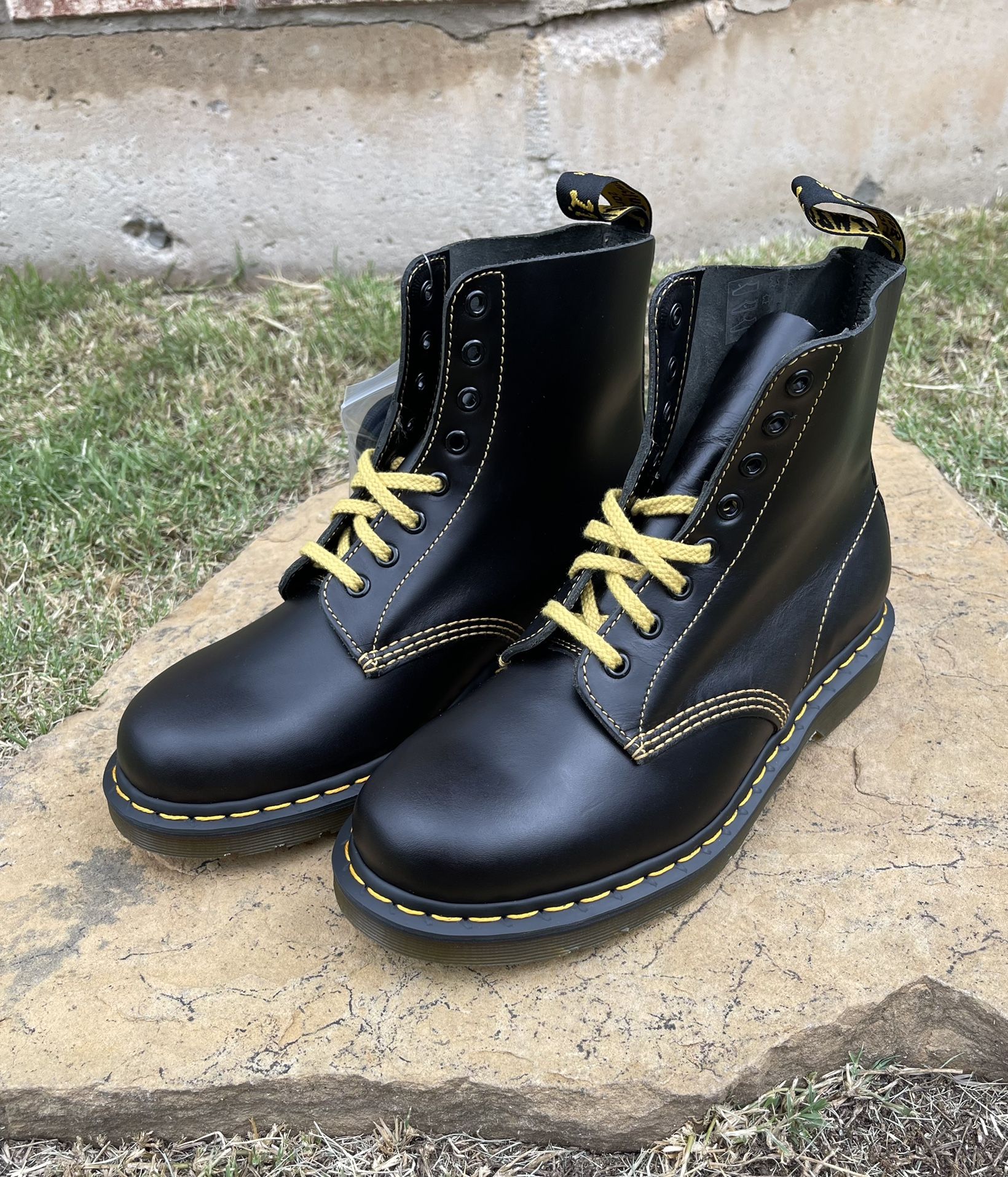 Doc Martens 1460 Pascal Black Leather Boots Women’s Size 9/ Men’s Size 8