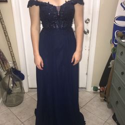 Prom dress size 6 navy blue - new with tags