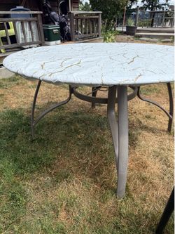 Free patio table