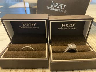 Getting engaged?Proposing Soon? Jared Jewelry Store Wedding Ring Set