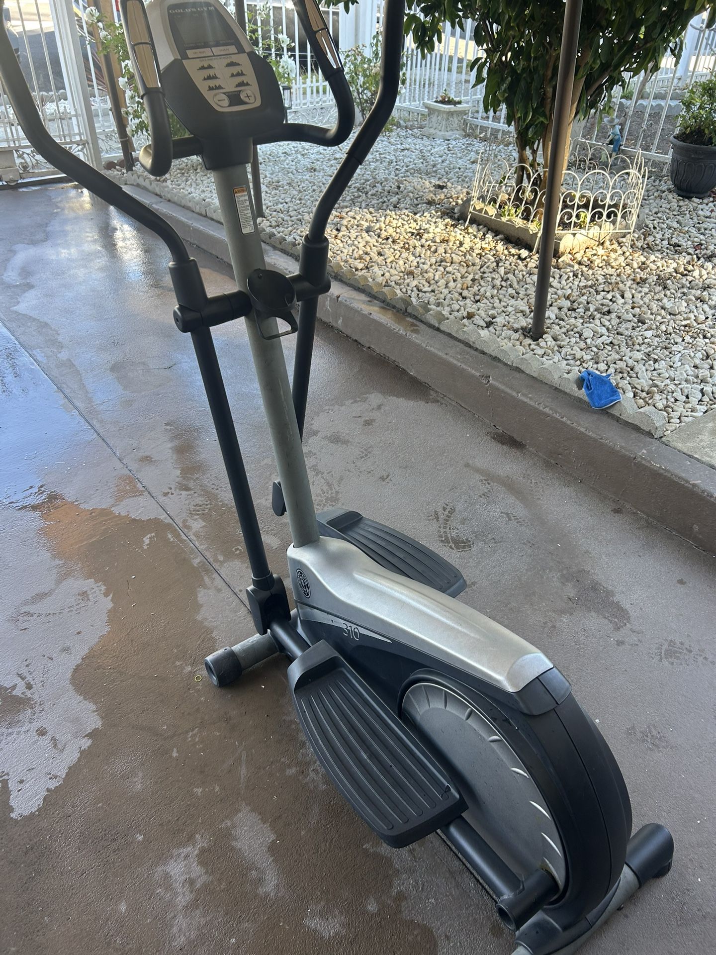 Gold’s Gym