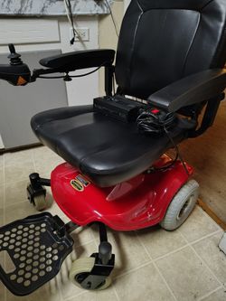 **Shoprider MOTORIZED WHEELCHAIR**