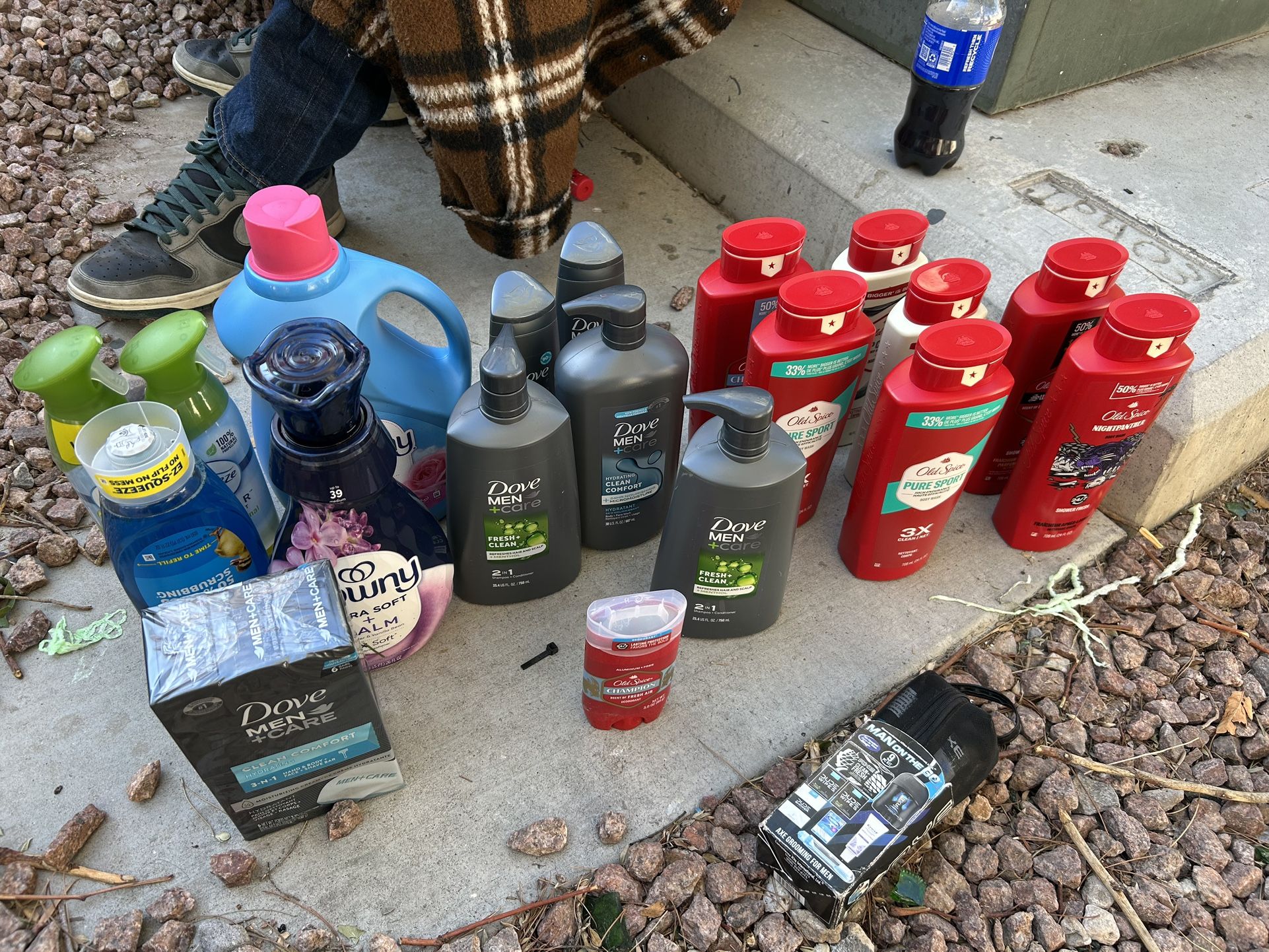 Body wash Doveman plus gear, allspice, shower gel, deodorant, bars of soap, Downey infusions, liquid dawn bundle deal