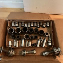 LOTS OF HEAVY DUTY TRUCKERS SOCKETS 