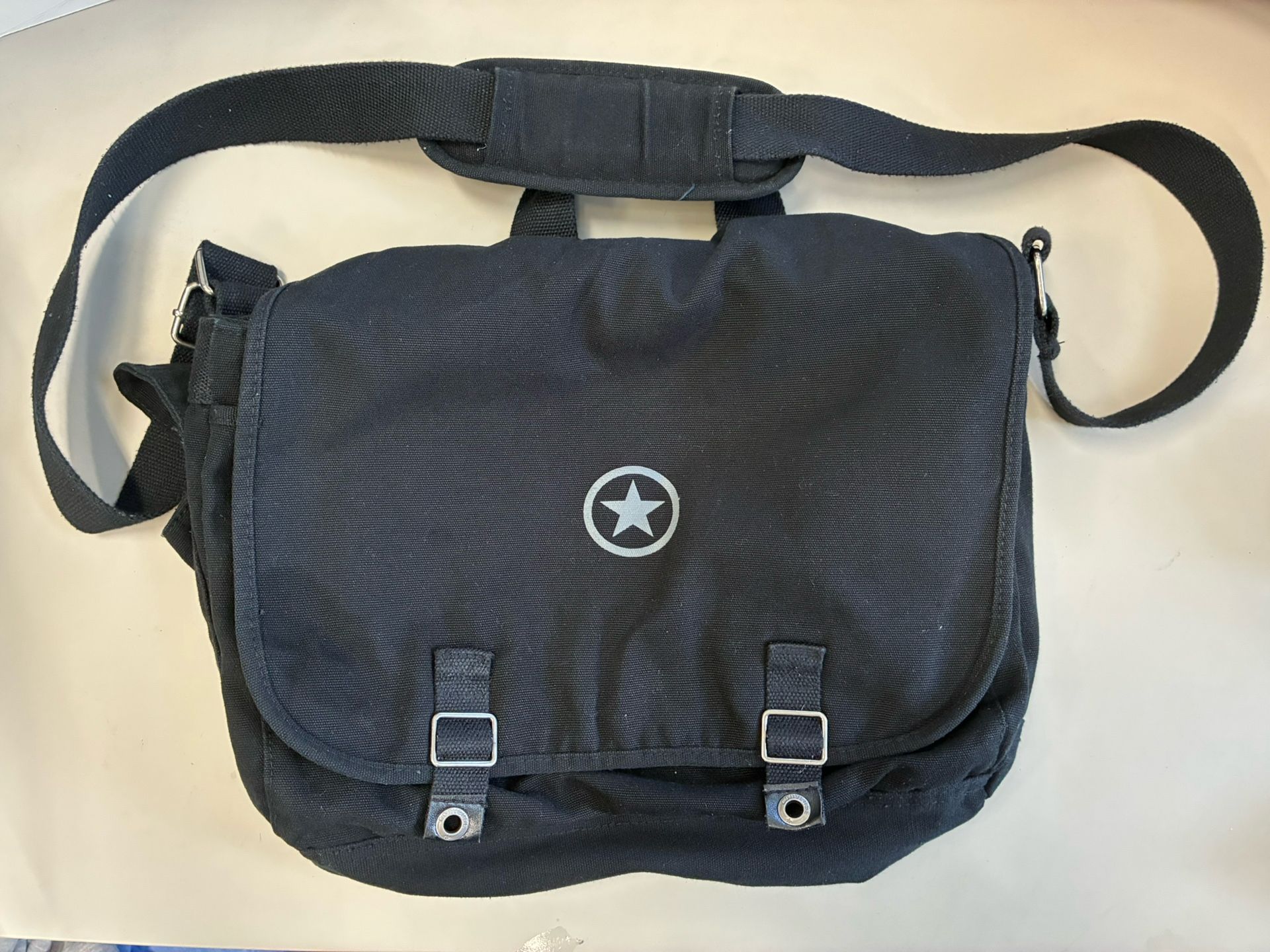 Converse Messenger Bag. Black. 15.5 X 10x 6