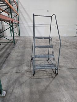 Step ladder