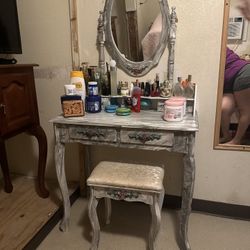 Cute Small Vanity