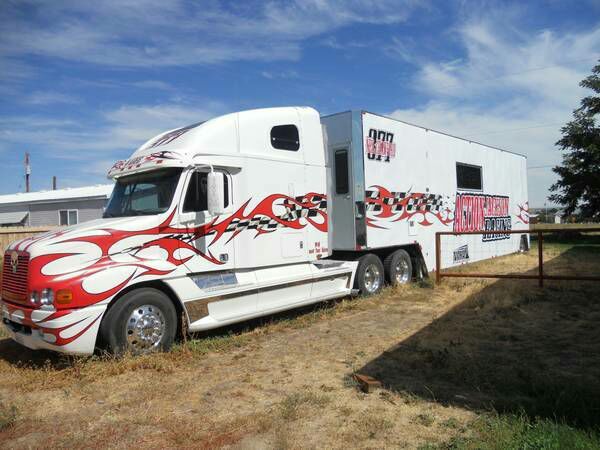 Freightliner toterhome toy hauler
