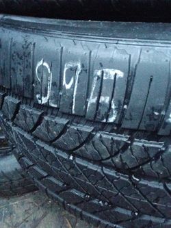 295/40R21