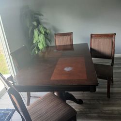Dinning Table 