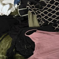 Womens Clothes!! Closet Clean Oit