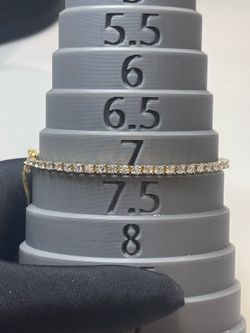 7in tennis bracelet 14k