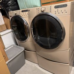 Front Load Washer And dryer With Pedestals