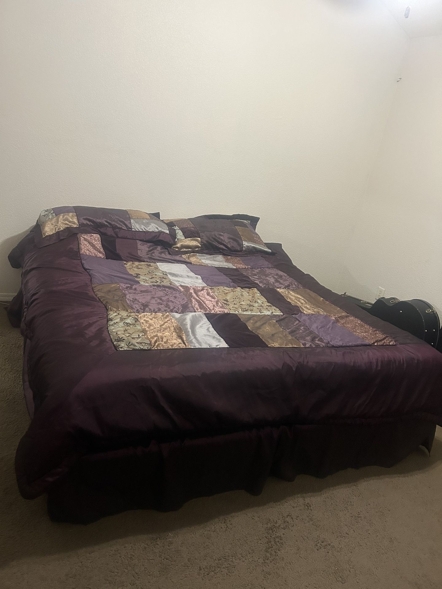 King Size Bed With Curtain