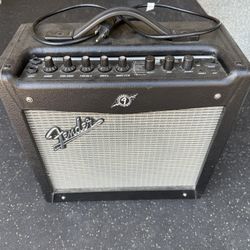 Fender Mustang I Guitar Amp