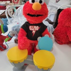 LETS ROCK'n SINGING ELMO WITH DRUMS AND TAMBERINE WOOKS GREAT SEE DESCRIPTION