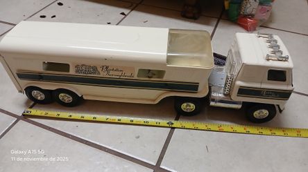 ETRL  Plantation  Thoroghbreads Semi And Horse Trailer