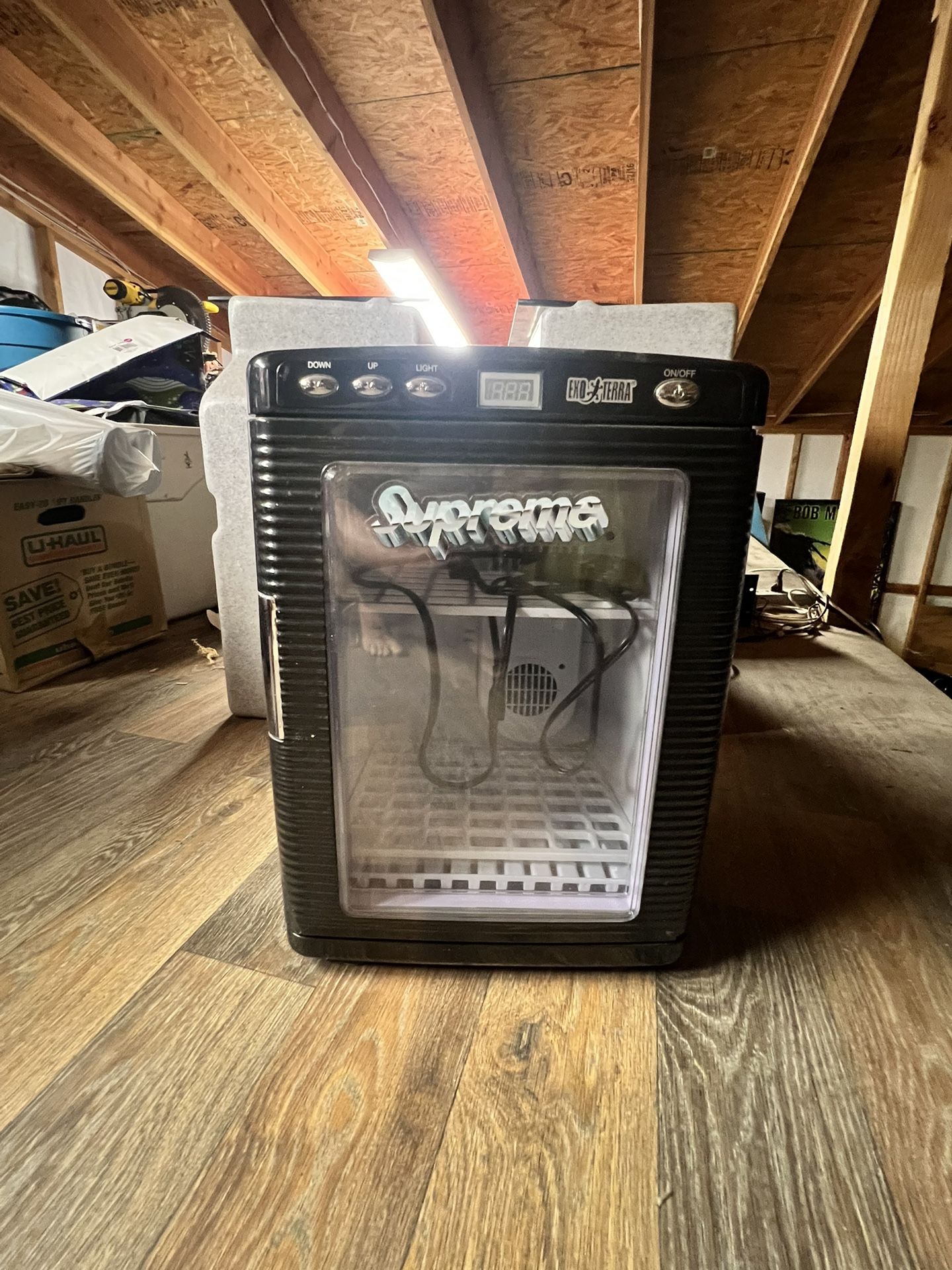 Exo Terra Incubator