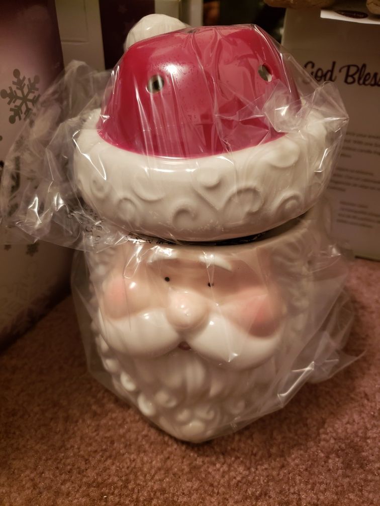 Scentsy St. Nick Warmer