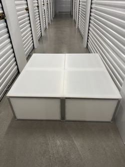 Stage / Gogo Boxes