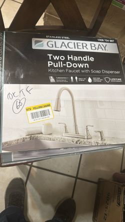 GLACIER BAY STAINLESS KITCHEN FAUCET W SPRAYER NEW 