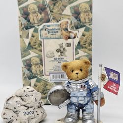 New 1999 Cherished Teddies 601659 Neil Armstrong Astronaut Bear Figurine Limited

MINT CONDITION,  STORED IN THE BOX, COMES WITH ORIGINAL PACKAGING


