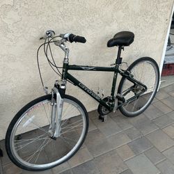 Cannondale adventure 426 inch city bike hybrid