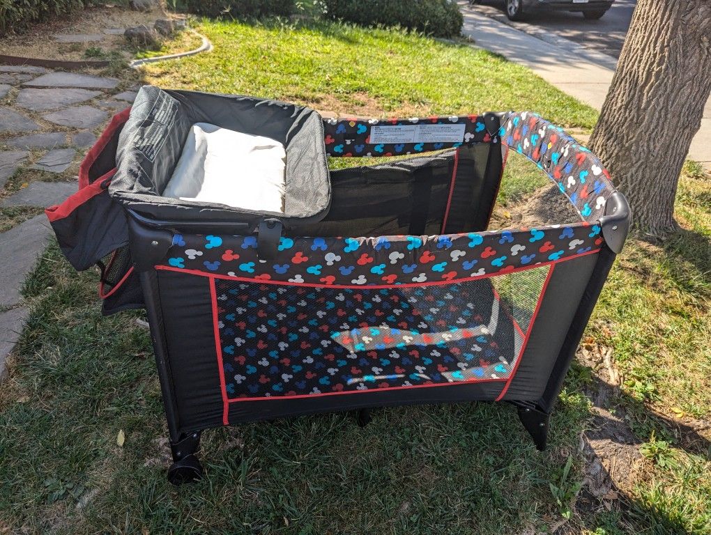 Play Yard With Bassinet - Disney Baby Mickey Sweet Wonder