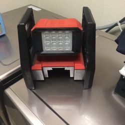 Milwaukee Foot Light 