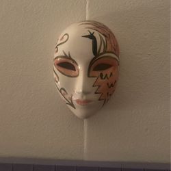 clay mask decor