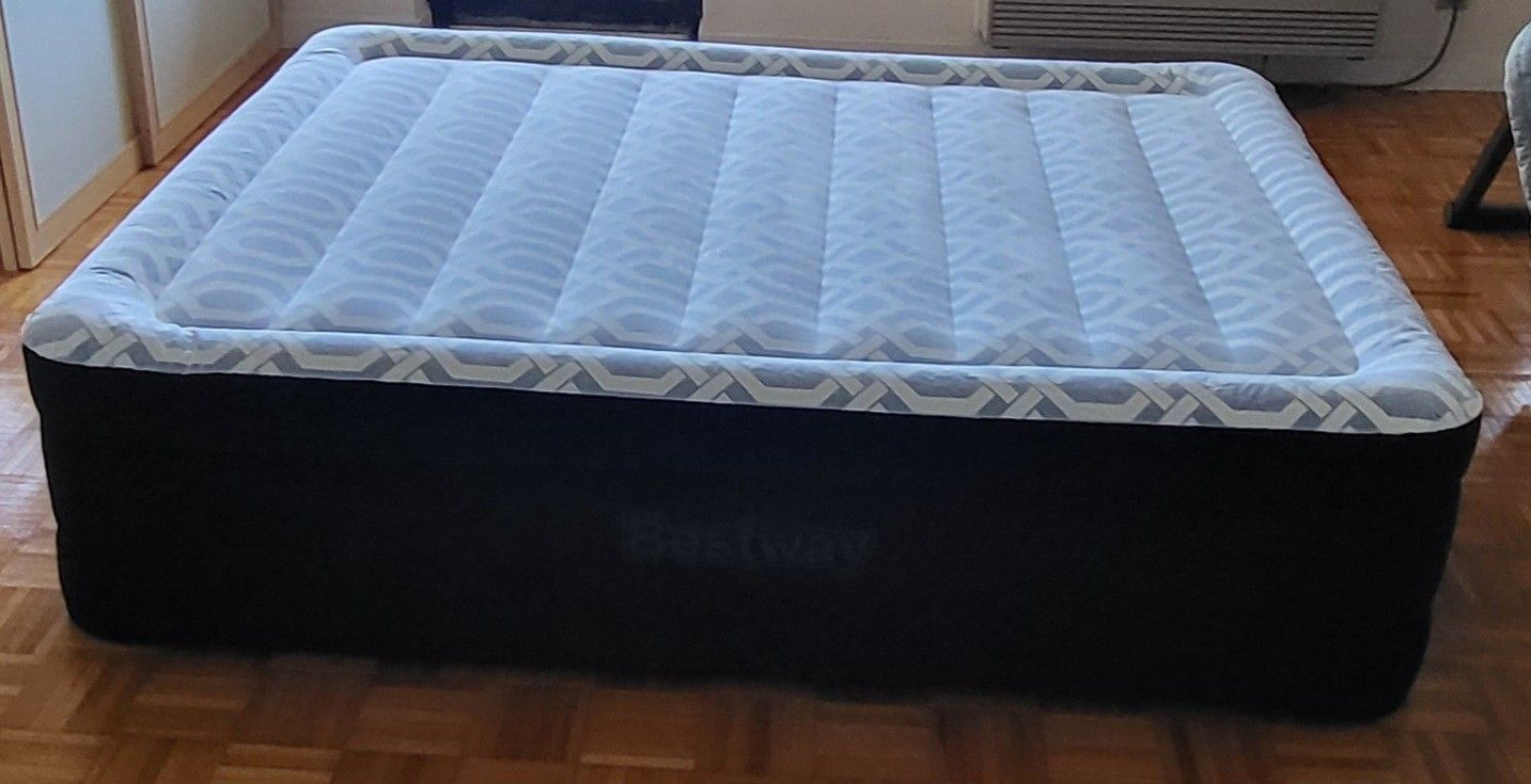 Almost New Air Mattress