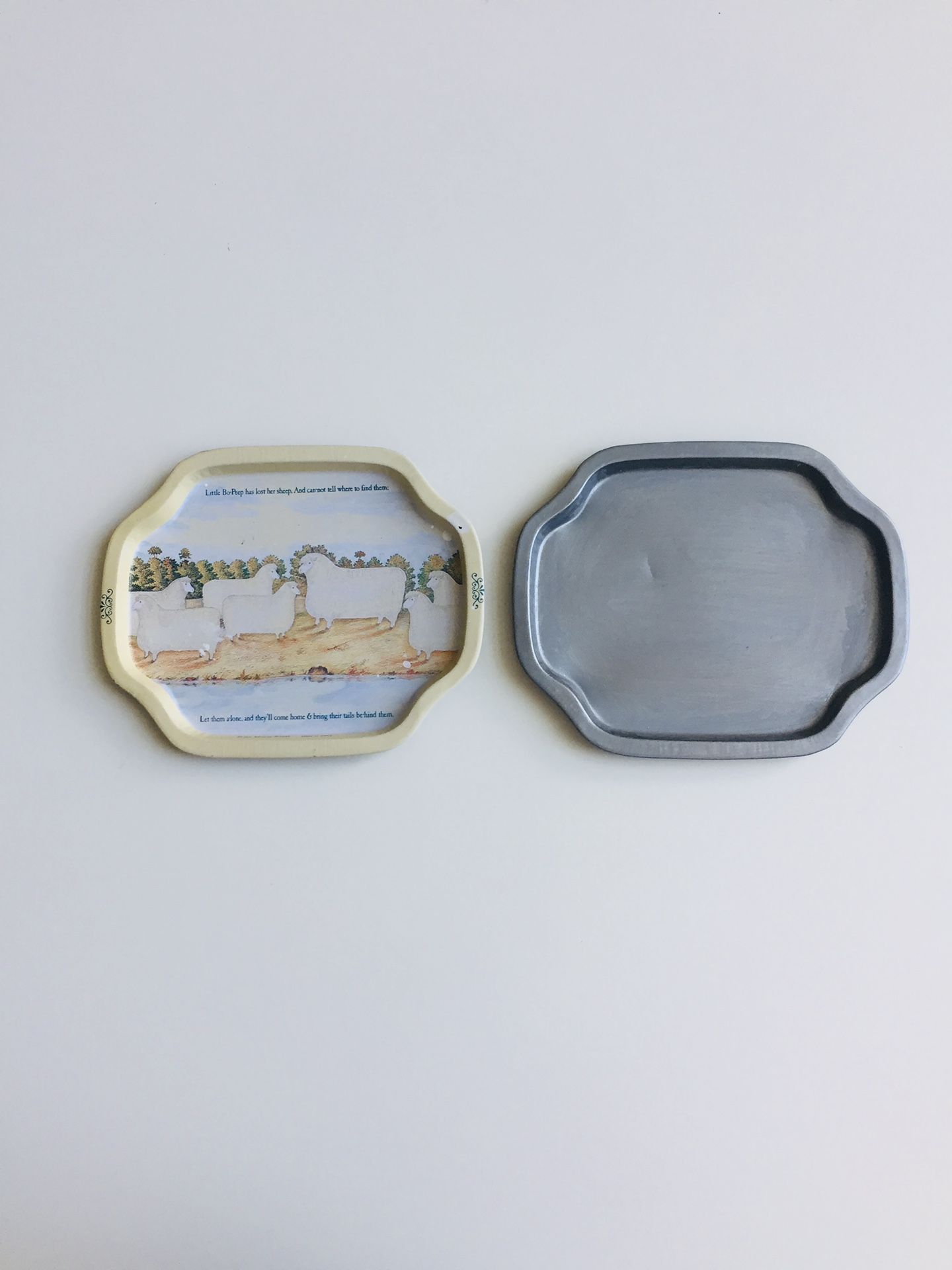 Vintage Antique. 2 metal trays. 7.5” x 6.25”. Like new condition.